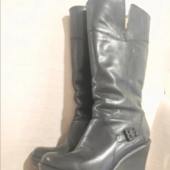 UGG Leather Winter Boots - Picture 3 of 5